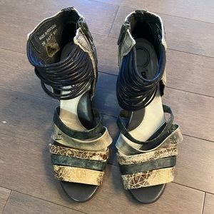 Leather straps Sandals